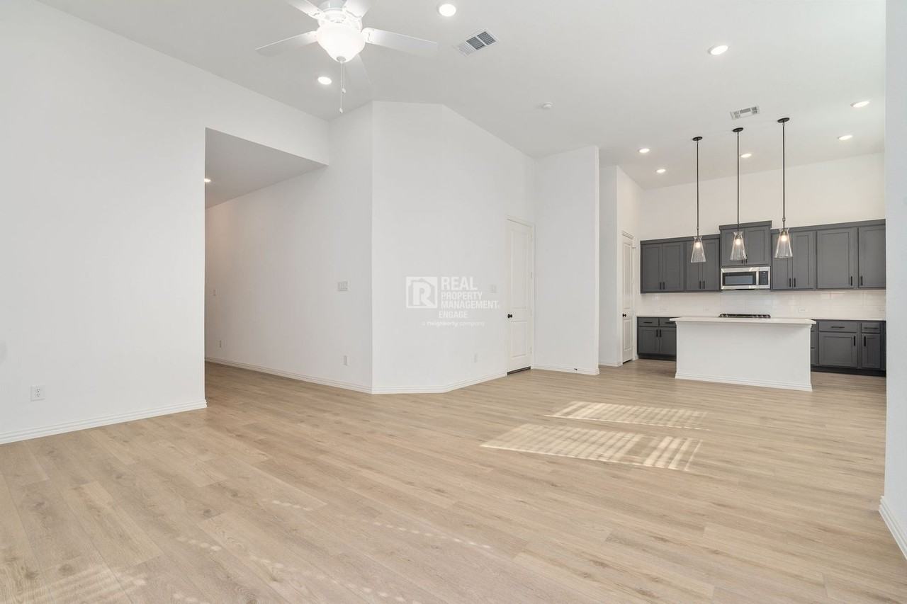 7516 Jones Dr - Photo 6 of 26
