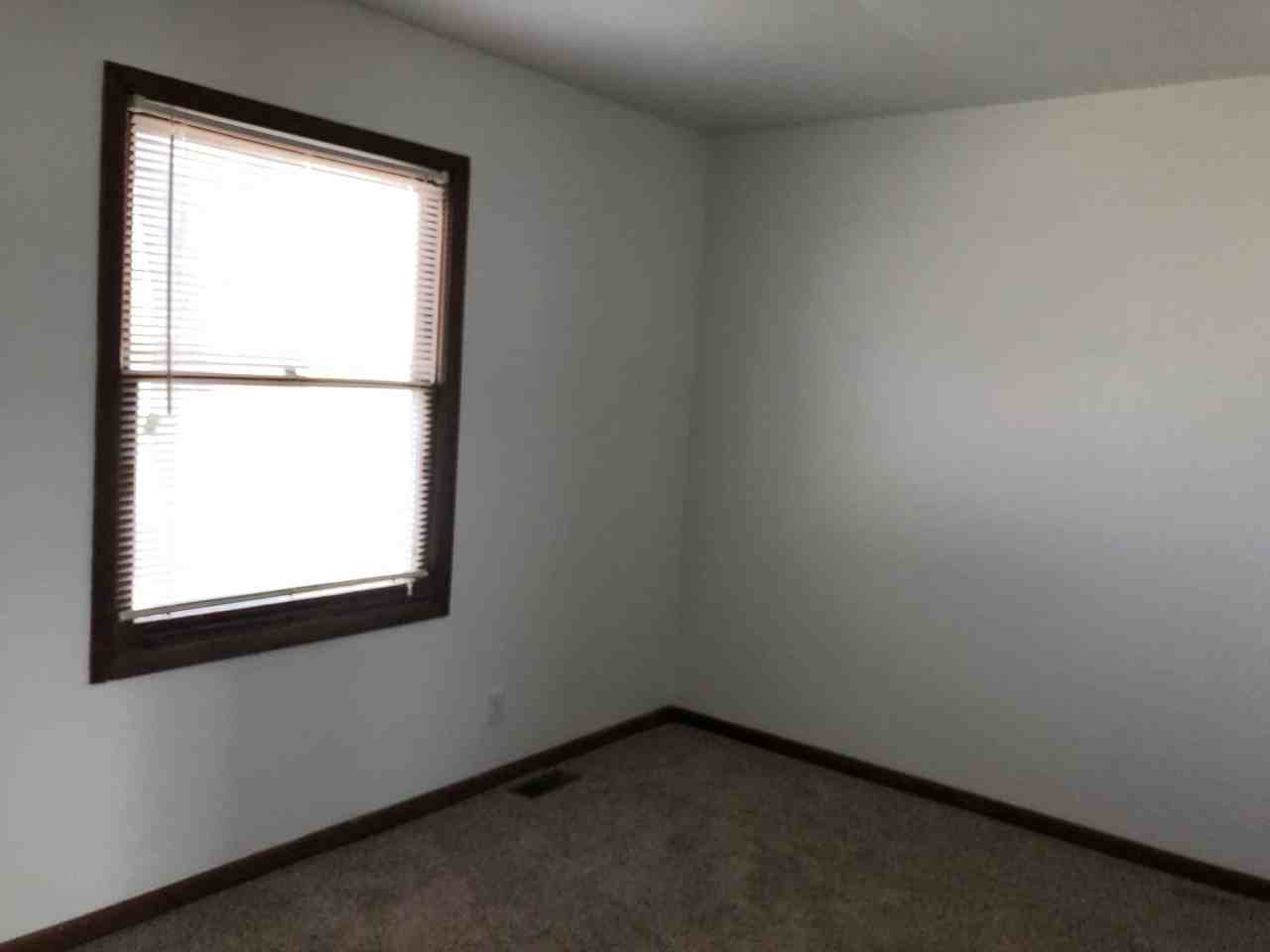 1217 95th Ave W - Photo 5 of 9