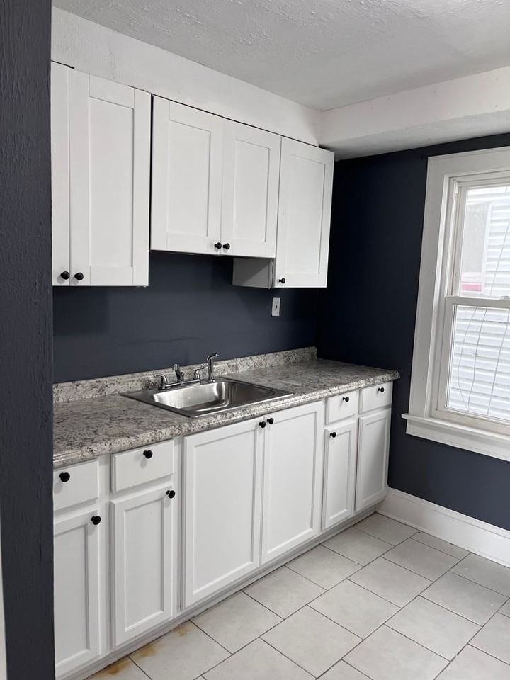 2955 E 115th St - Photo 4 of 13