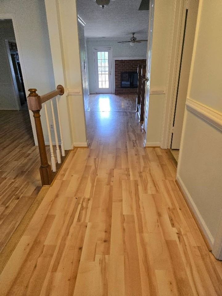 1027 Tottenham Ln - Photo 3 of 32
