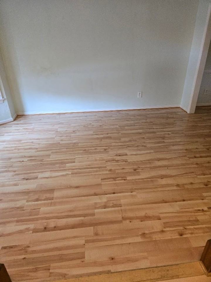 1027 Tottenham Ln - Photo 5 of 32