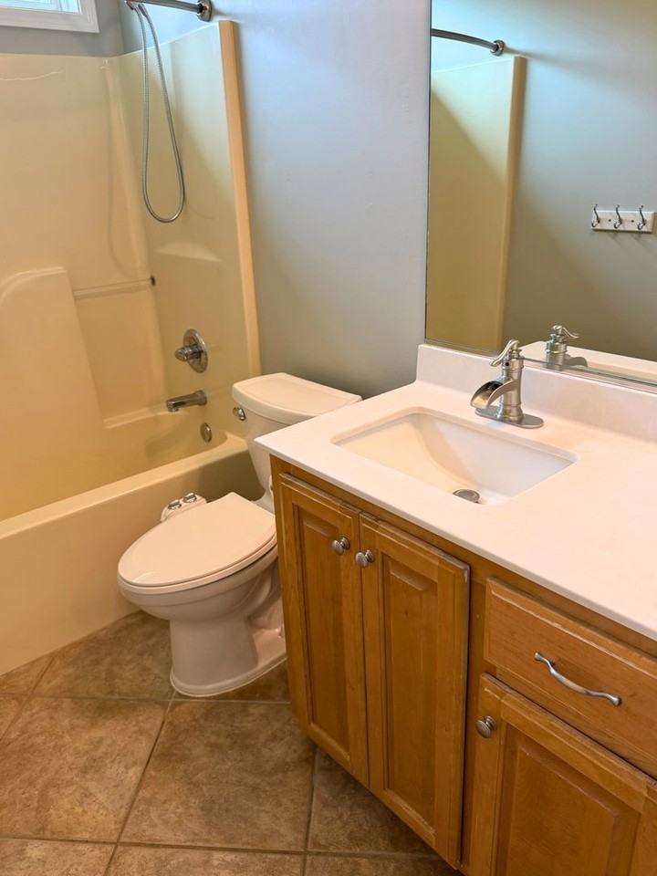 126 Miller Ct - Photo 5 of 32