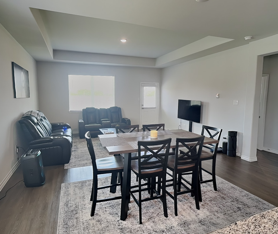 2436 Dahlia Dr - Photo 4 of 20