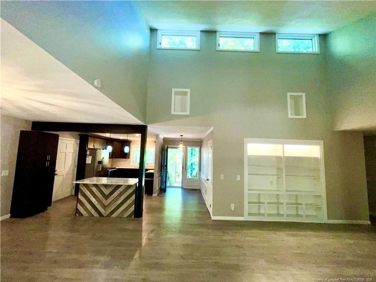 1710 Chateau Cir - Photo 4 of 40