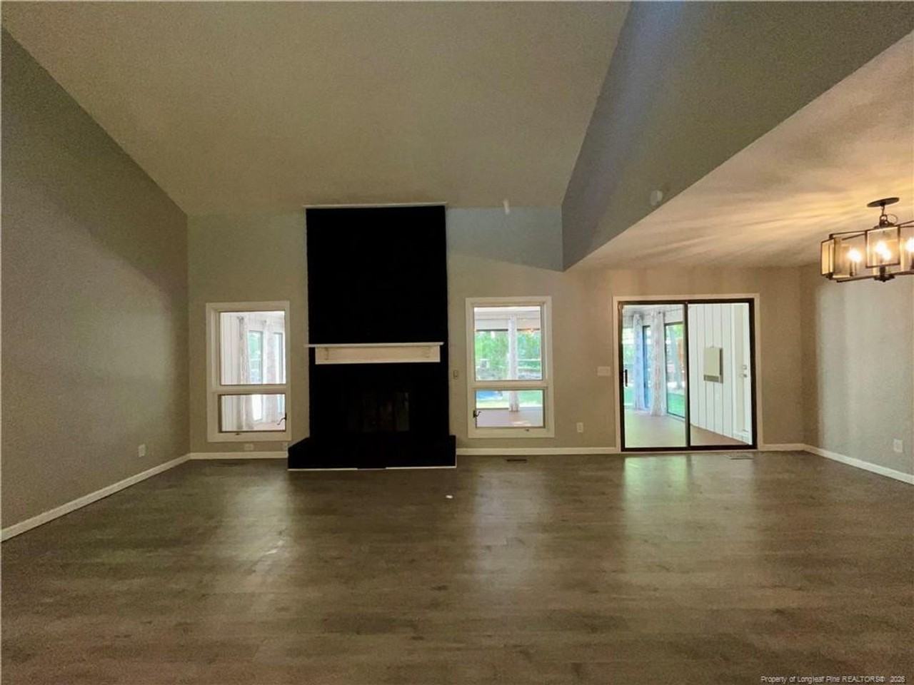 1710 Chateau Cir - Photo 6 of 40