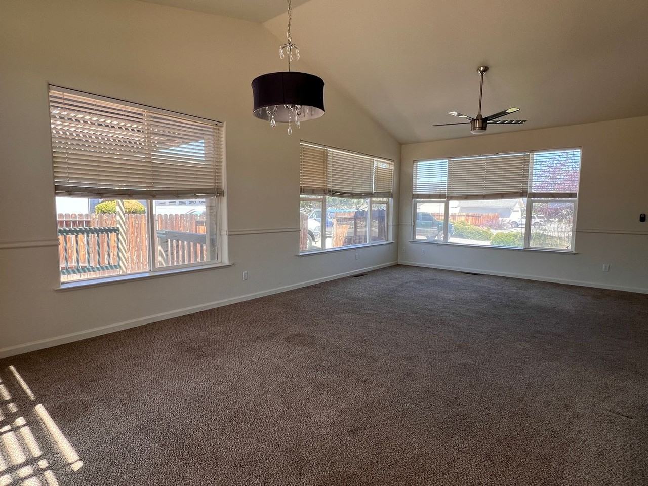 2602 Wildrye Ct - Photo 3 of 12