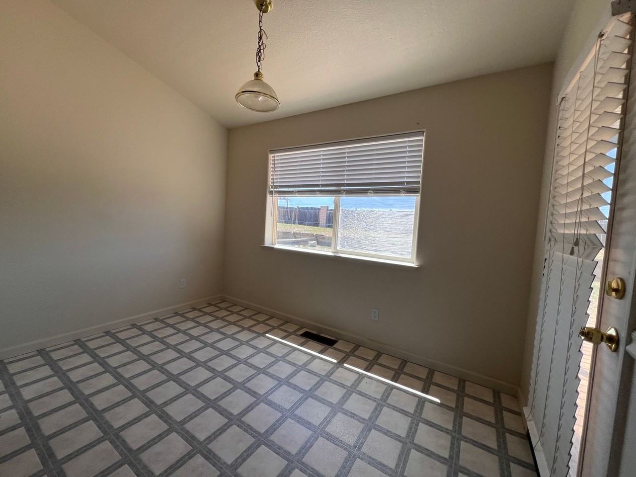 2602 Wildrye Ct - Photo 5 of 12