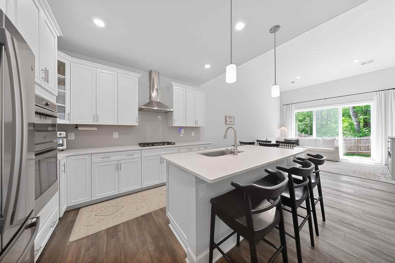 5273 Twilight Ct - Photo 3 of 14