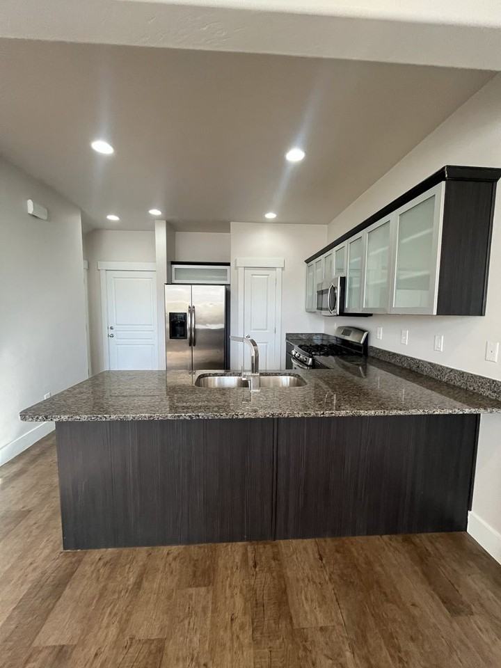 2309 W 450 S - Photo 2 of 23