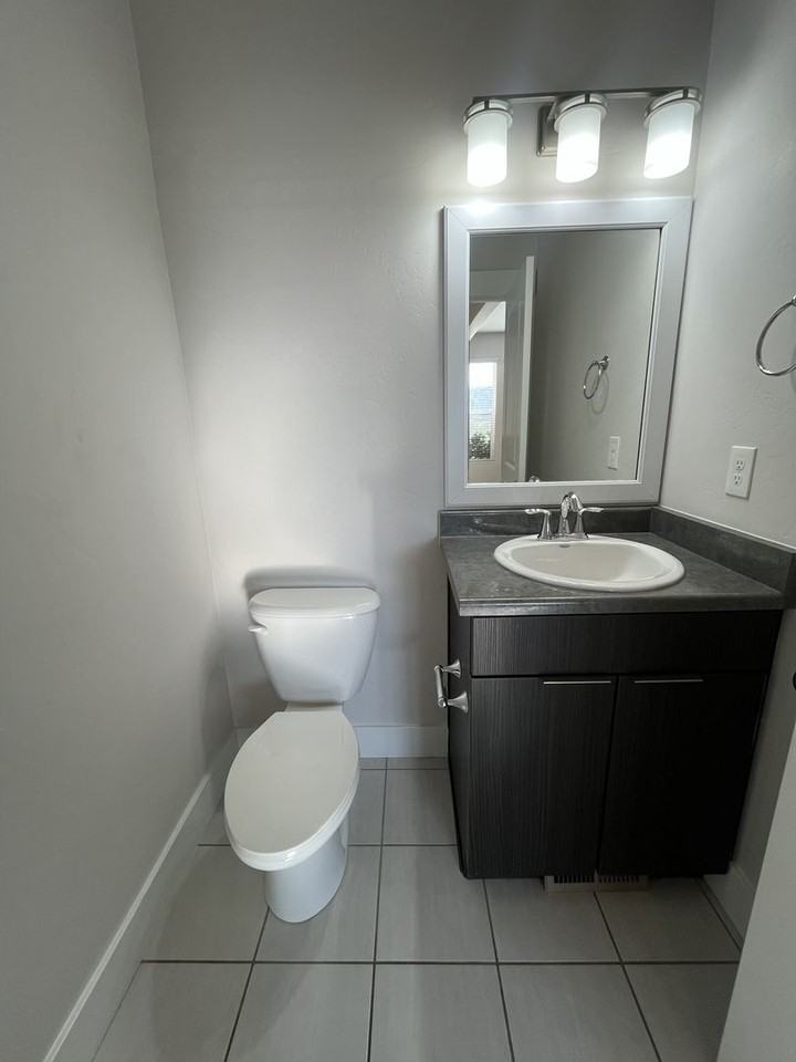 2309 W 450 S - Photo 5 of 23