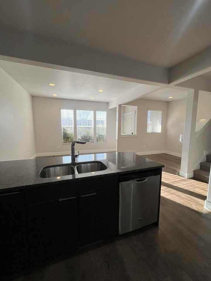 2309 W 450 S - Photo 6 of 23