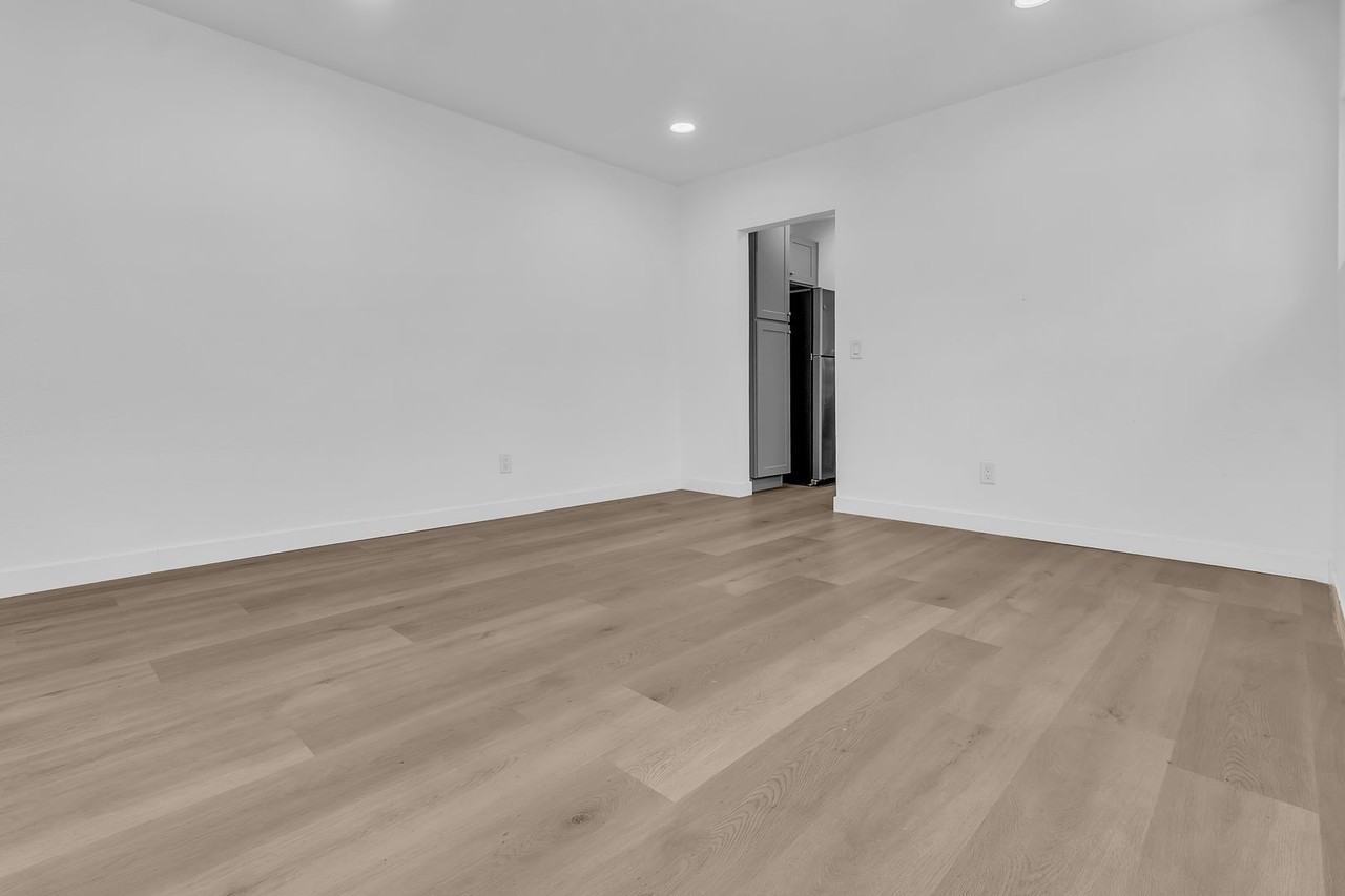5518 Denker - Photo 6 of 39