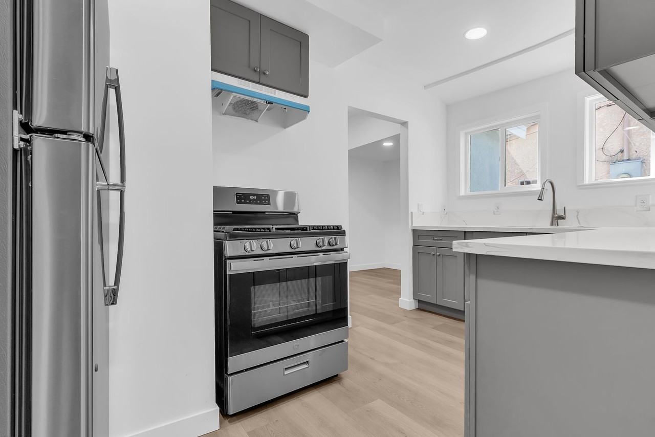 5518 Denker - Photo 7 of 39