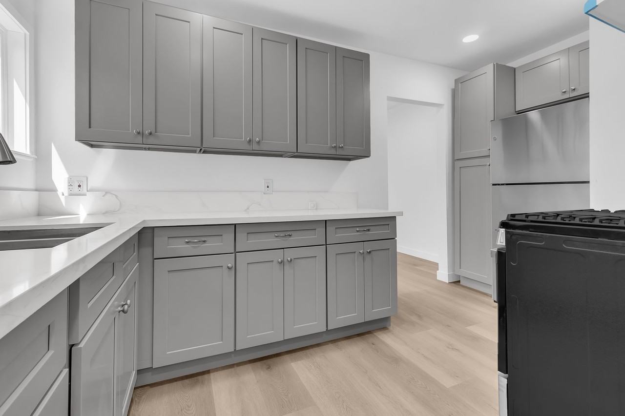 5518 Denker - Photo 2 of 34