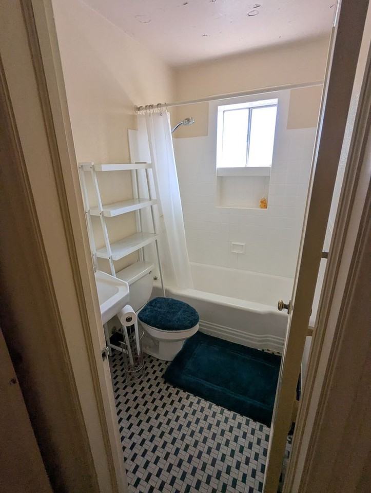 437 Meador Dr - Photo 4 of 9