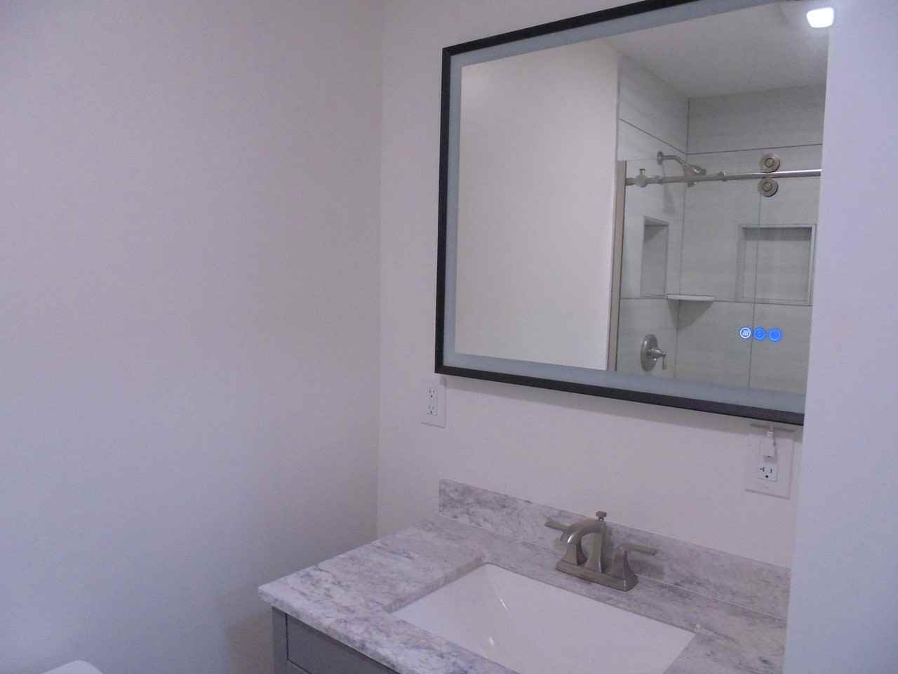 7431 E Portland St - Photo 6 of 10