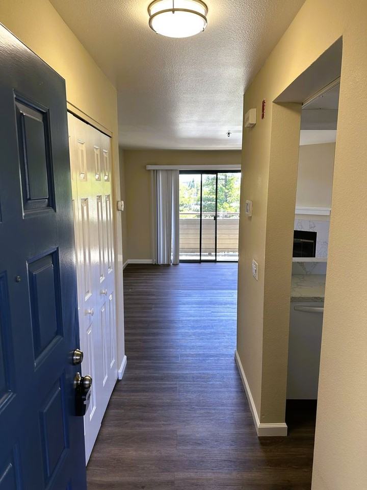 202 Mariner Way - Photo 2 of 8