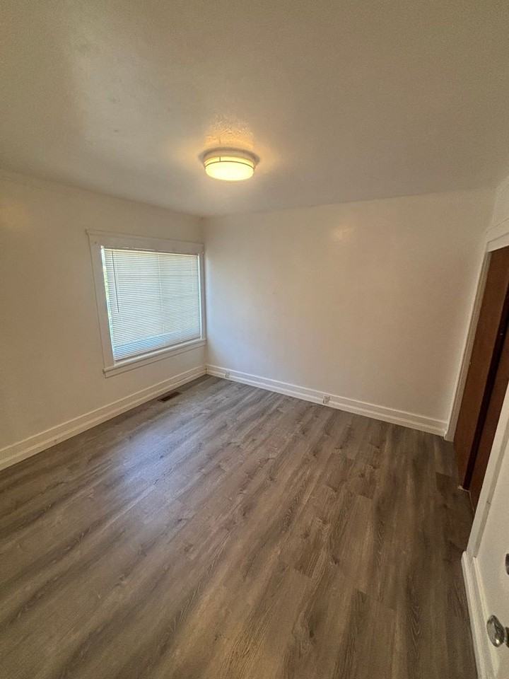 3218 School St - Photo 6 of 15