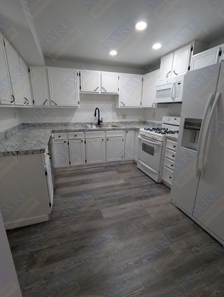 3107 Scott Dr - Photo 4 of 19