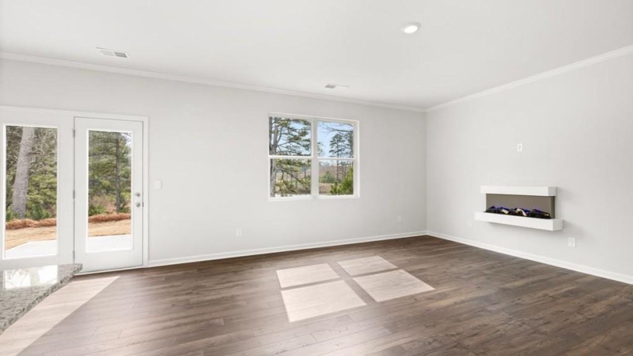 306 Thompson Ridge Ln - Photo 4 of 11