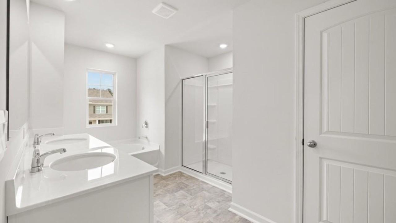 306 Thompson Ridge Ln - Photo 7 of 11