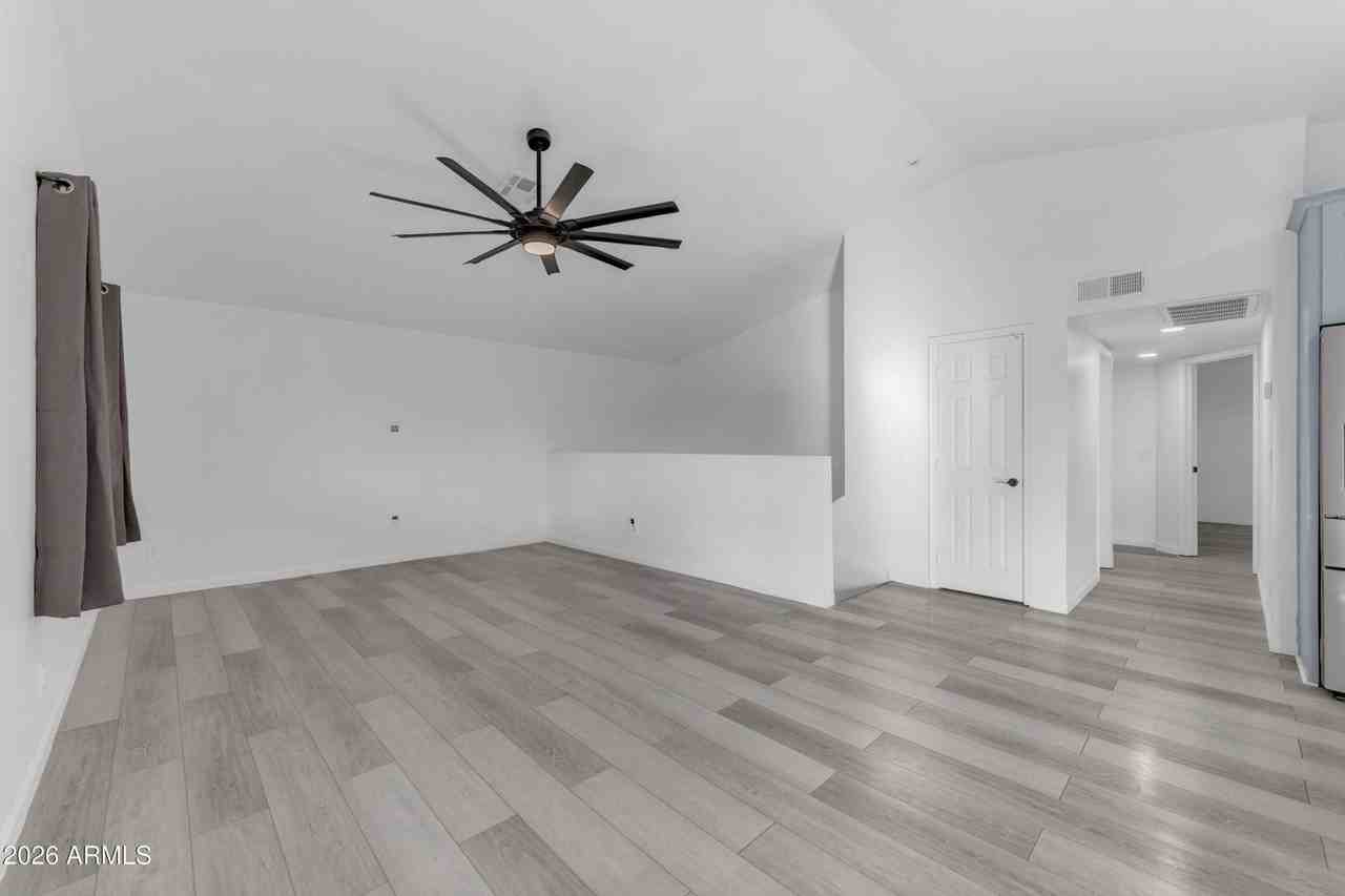 1852 N Saffron Cir - Photo 3 of 26