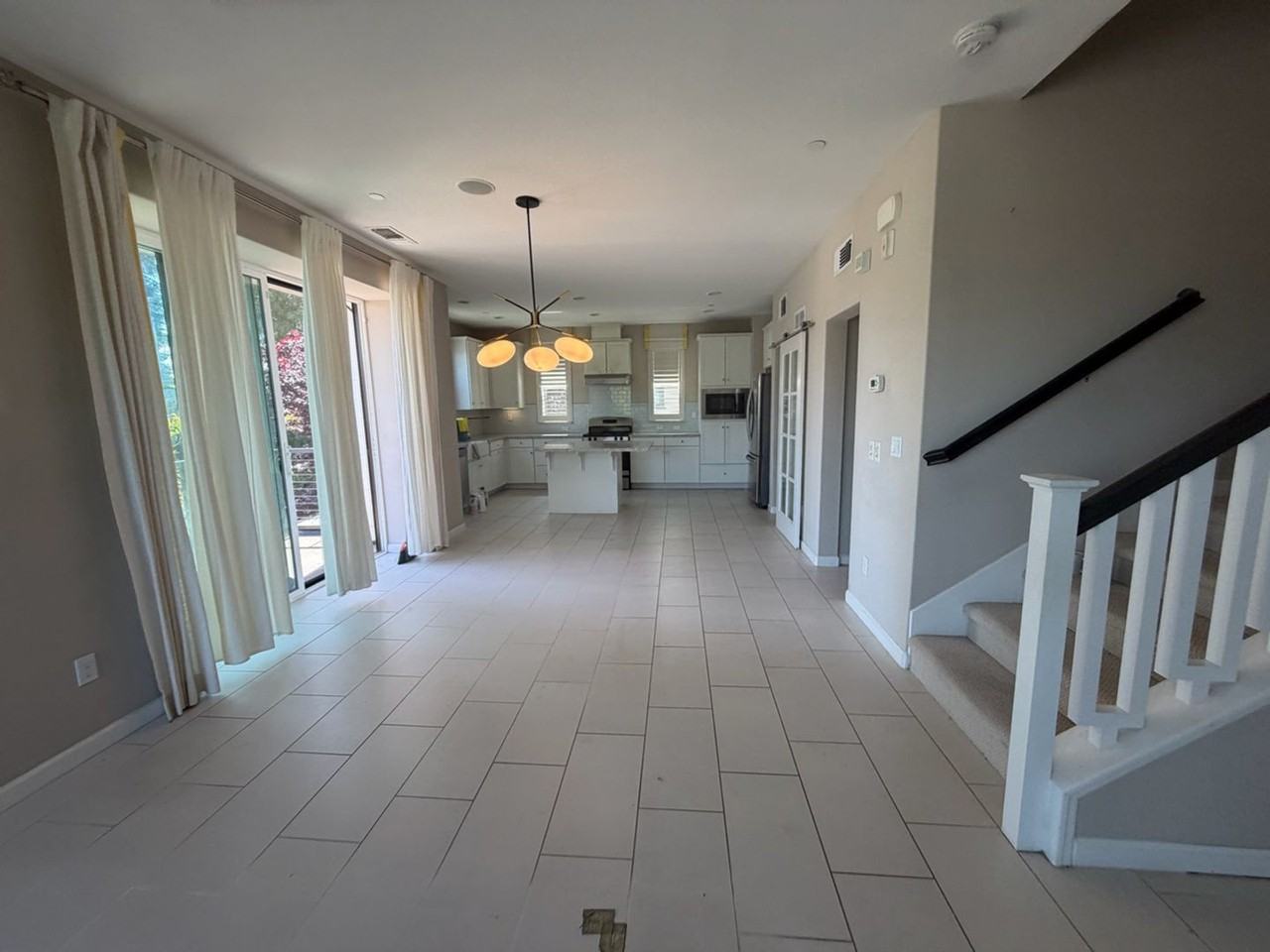 22755 Filbert St - Photo 2 of 4