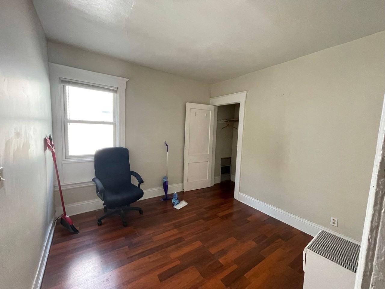 231 Ashworth Pl - Photo 5 of 12