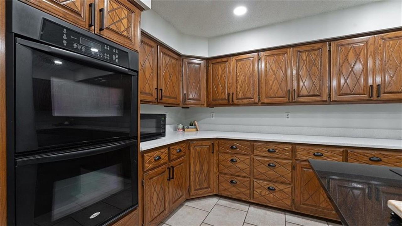 44 Sandwick Dr - Photo 7 of 20