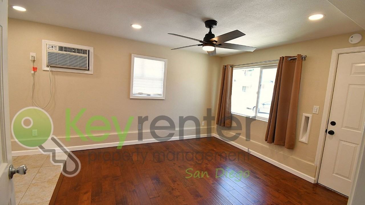 4513 55th St - Photo 3 of 26