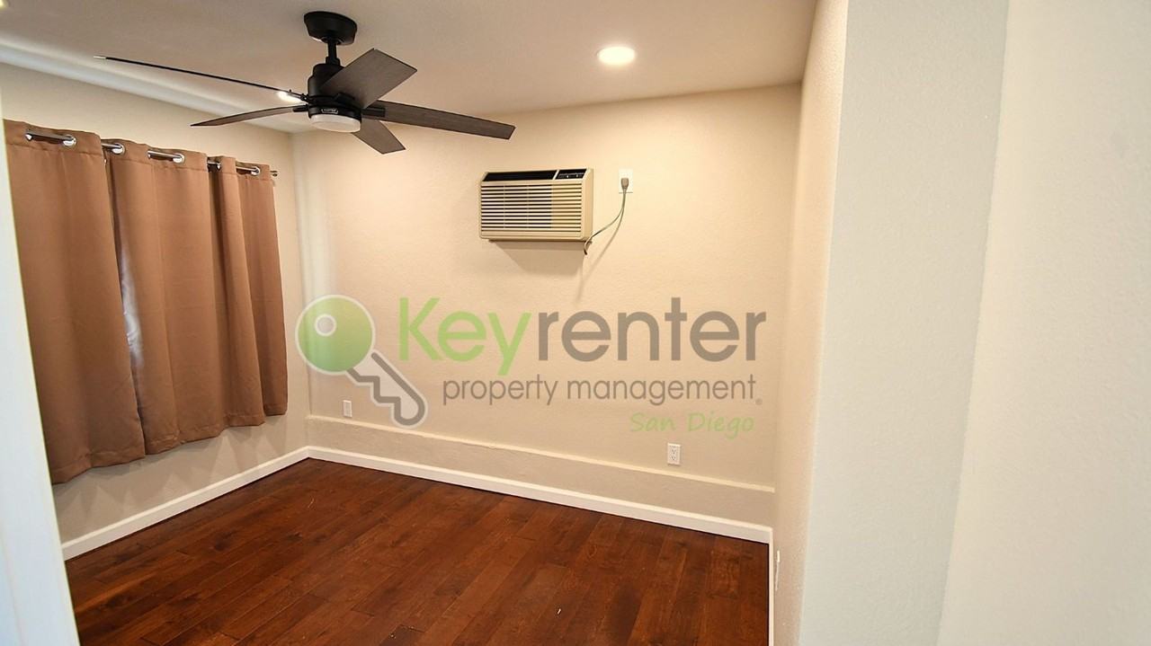 4513 55th St - Photo 4 of 26