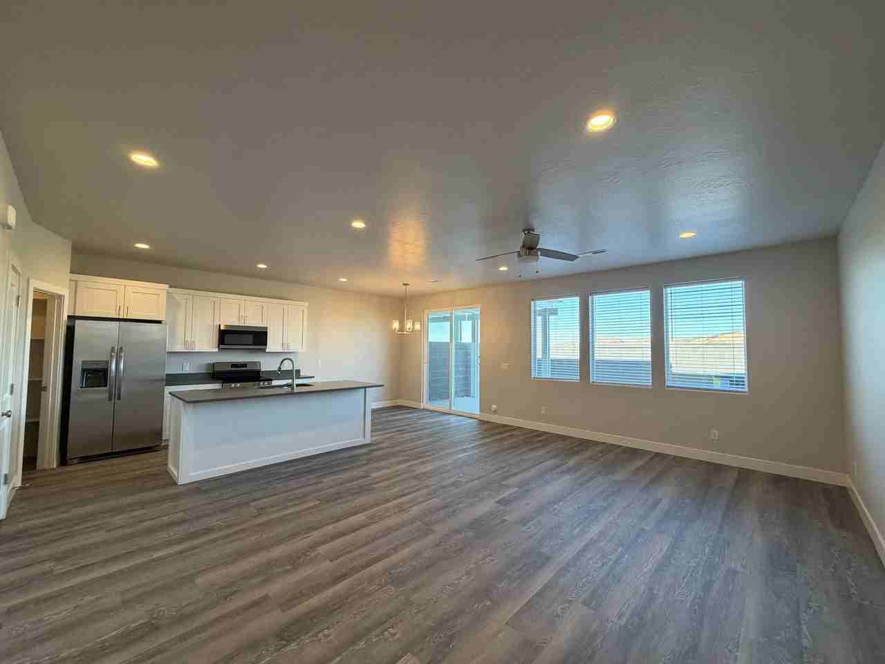 1086 S 4380 W - Photo 3 of 33