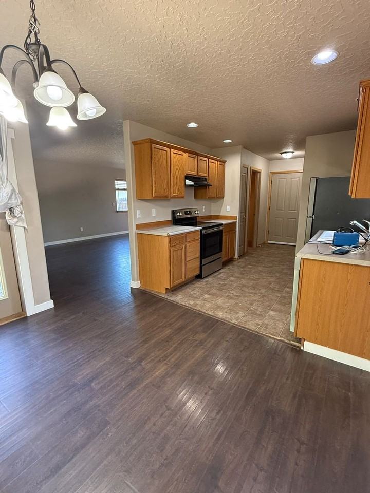 16430 Cassidy Ct - Photo 7 of 23