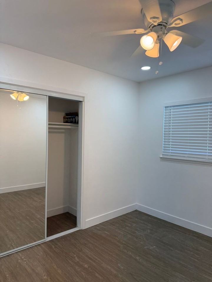 12681 Aristocrat Ave - Photo 7 of 14