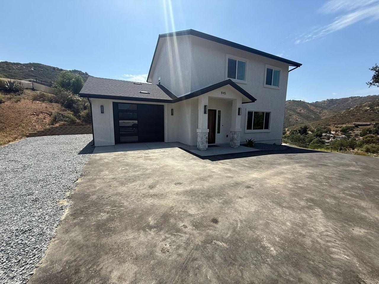 845 Renfro Way - Photo 3 of 33