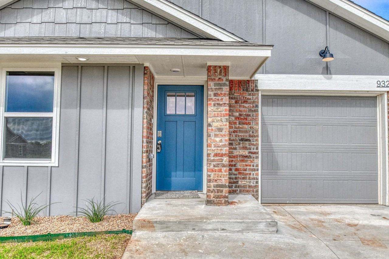 932 Varenna Ln - Photo 3 of 26