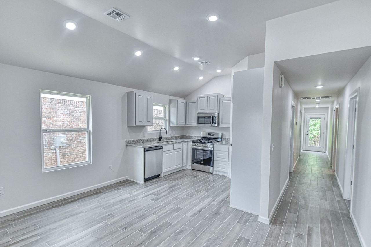 932 Varenna Ln - Photo 6 of 26