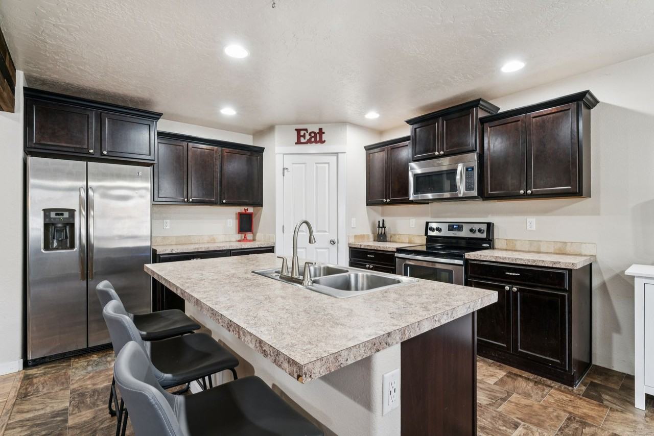 950 N Pine Brook Way - Photo 5 of 43