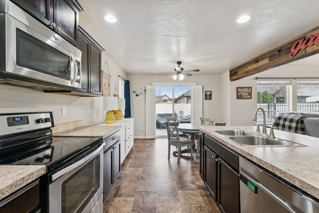 950 N Pine Brook Way - Photo 7 of 43