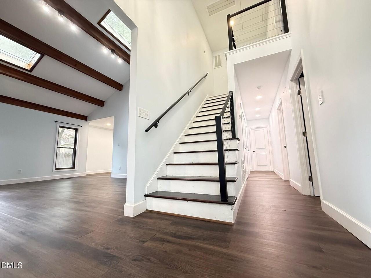103 Cameron Ct - Photo 3 of 35