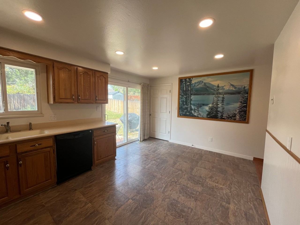 226 Montclair St - Photo 6 of 17