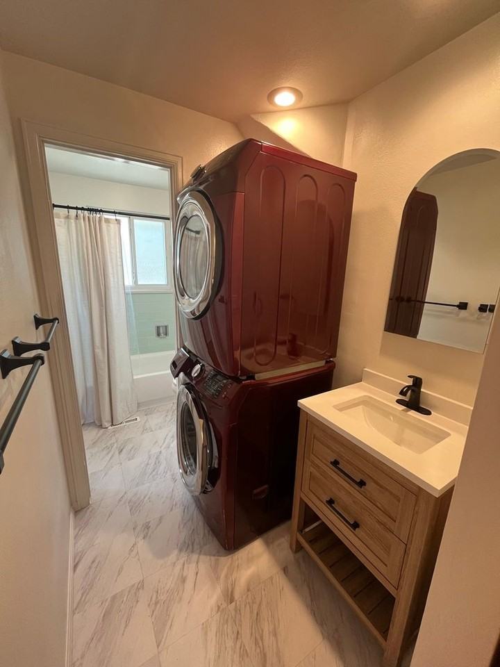 226 Montclair St - Photo 7 of 17