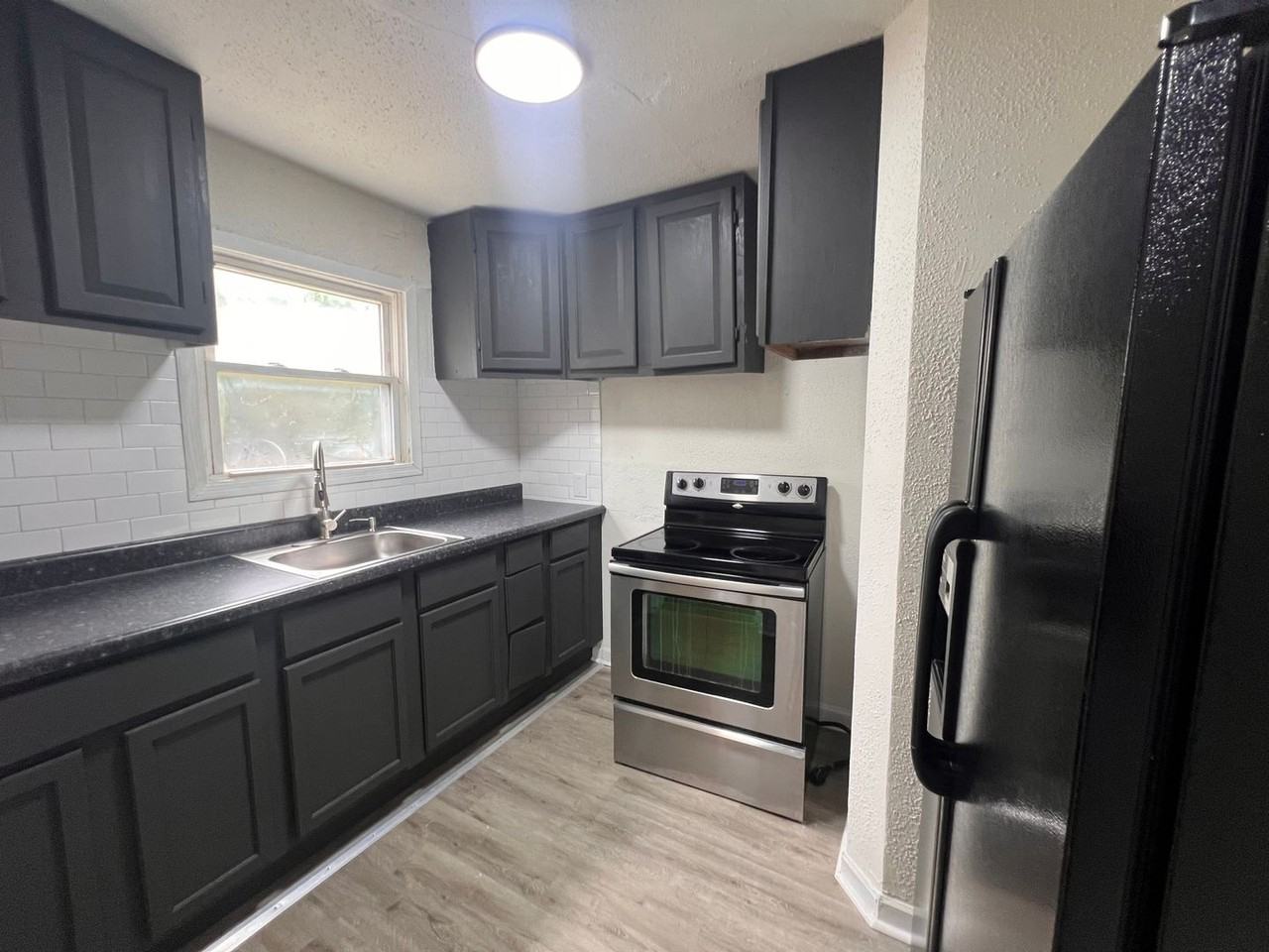 2244 N Kansas St - Photo 5 of 10
