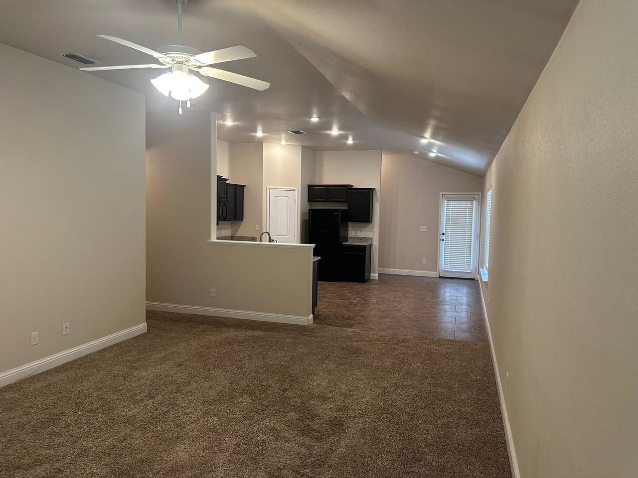 6932 37th St - Photo 2 of 23