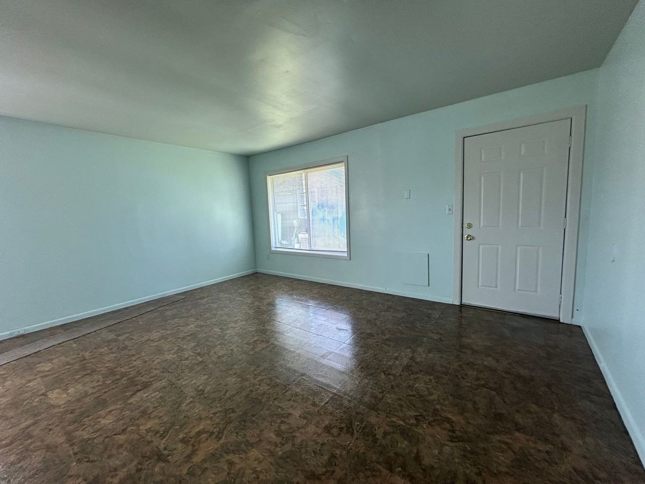 262 Colorado St - Photo 4 of 8