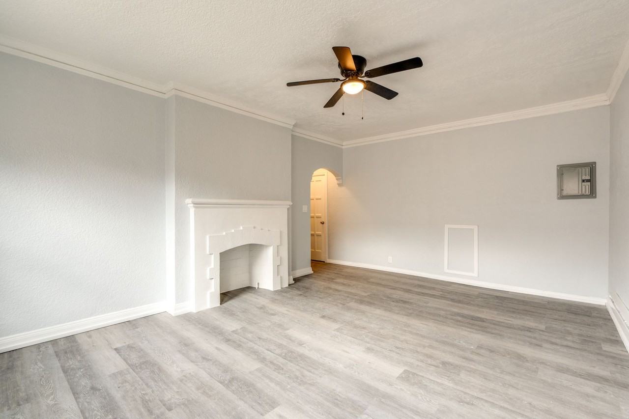 2840 S Moreland Blvd #19 - Photo 2 of 10