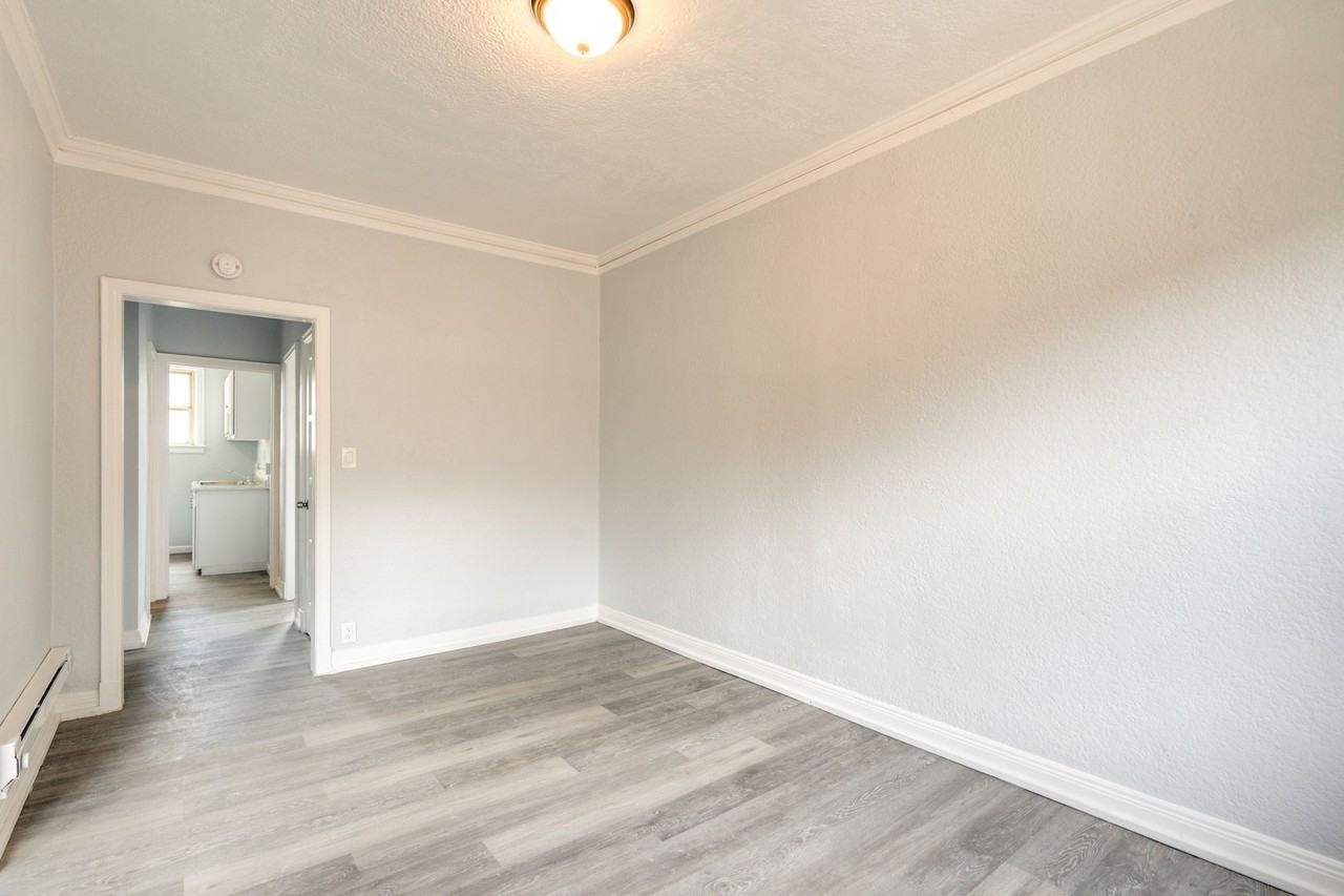 2840 S Moreland Blvd #19 - Photo 3 of 10