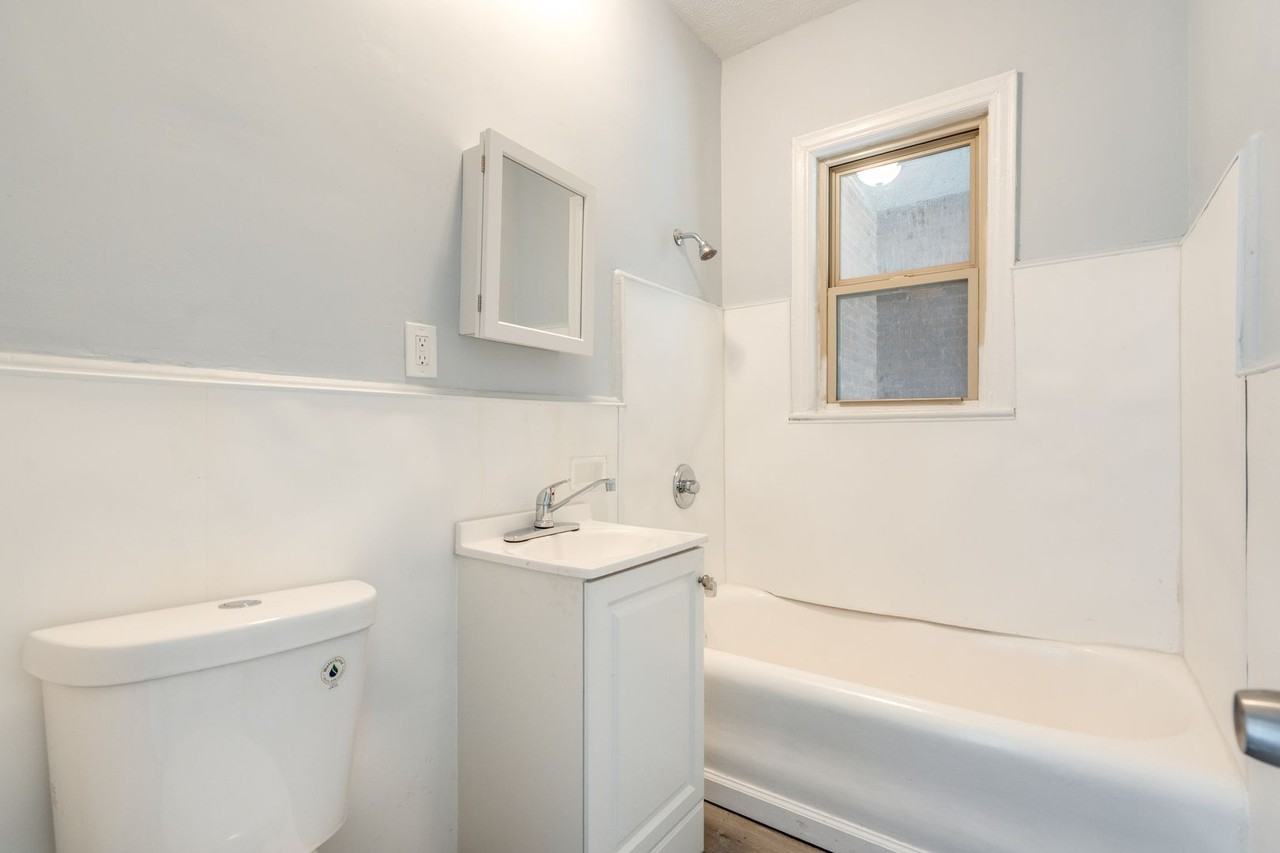 2840 S Moreland Blvd #19 - Photo 7 of 10