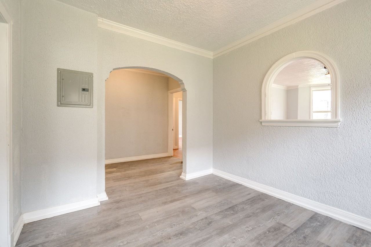 2840 S Moreland Blvd #14 - Photo 3 of 13