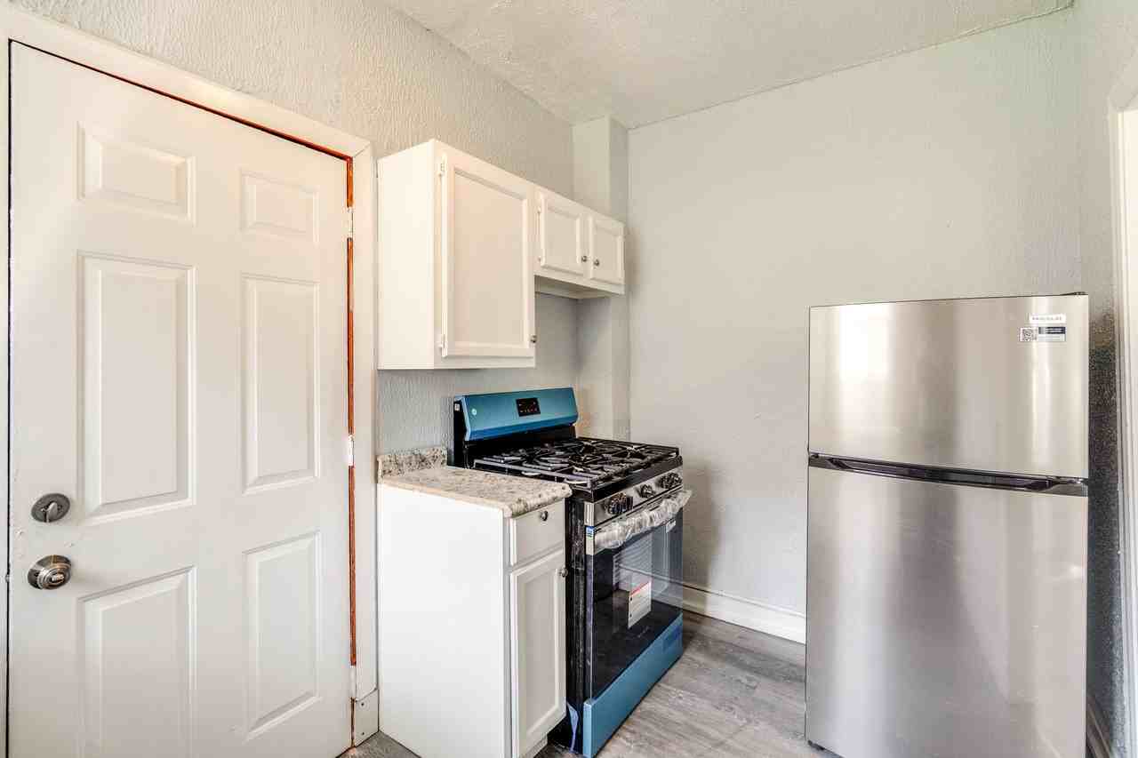 2840 S Moreland Blvd #14 - Photo 5 of 13